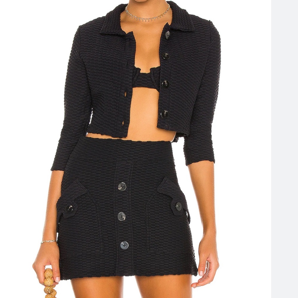Devon Windsor Lila set in black woven